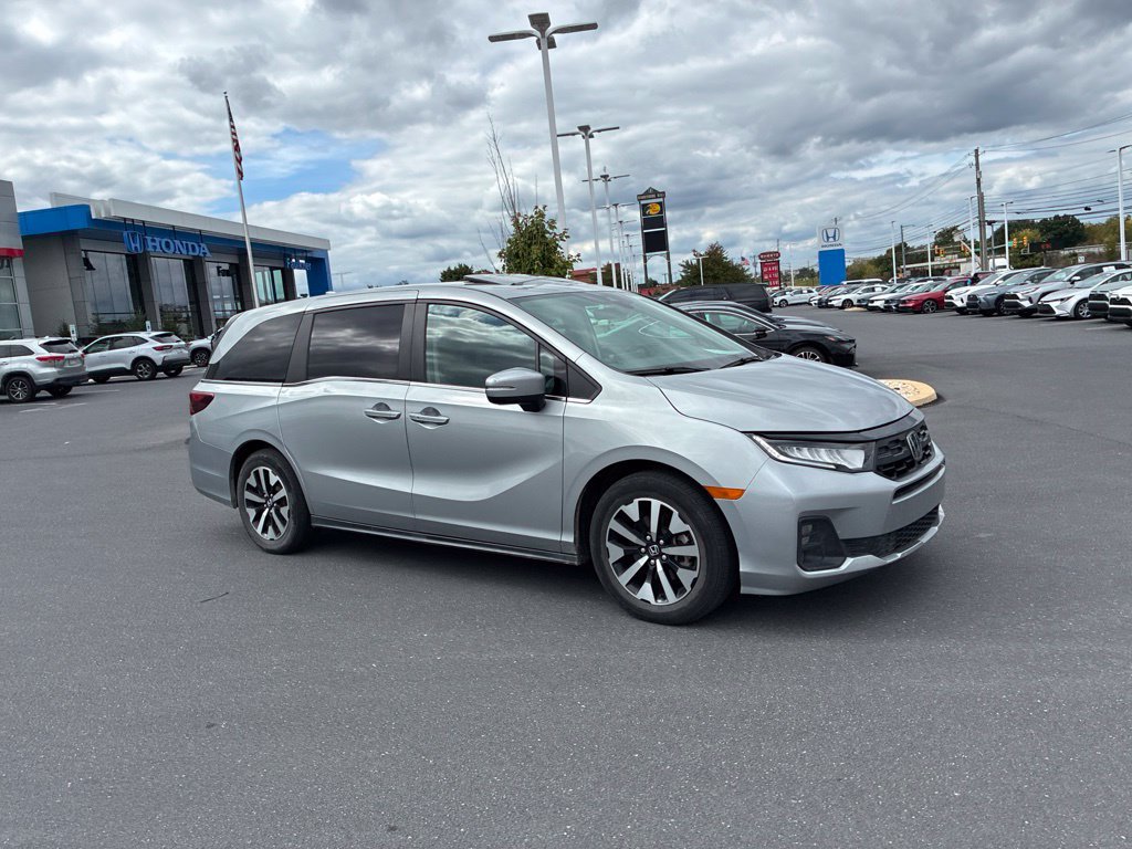 Used 2025 Honda Odyssey EX-L image 3