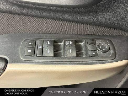 Used 2017 Jeep Cherokee Sport FWD image 18