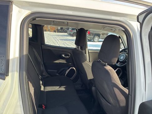 Used 2016 Jeep Renegade Latitude image 20