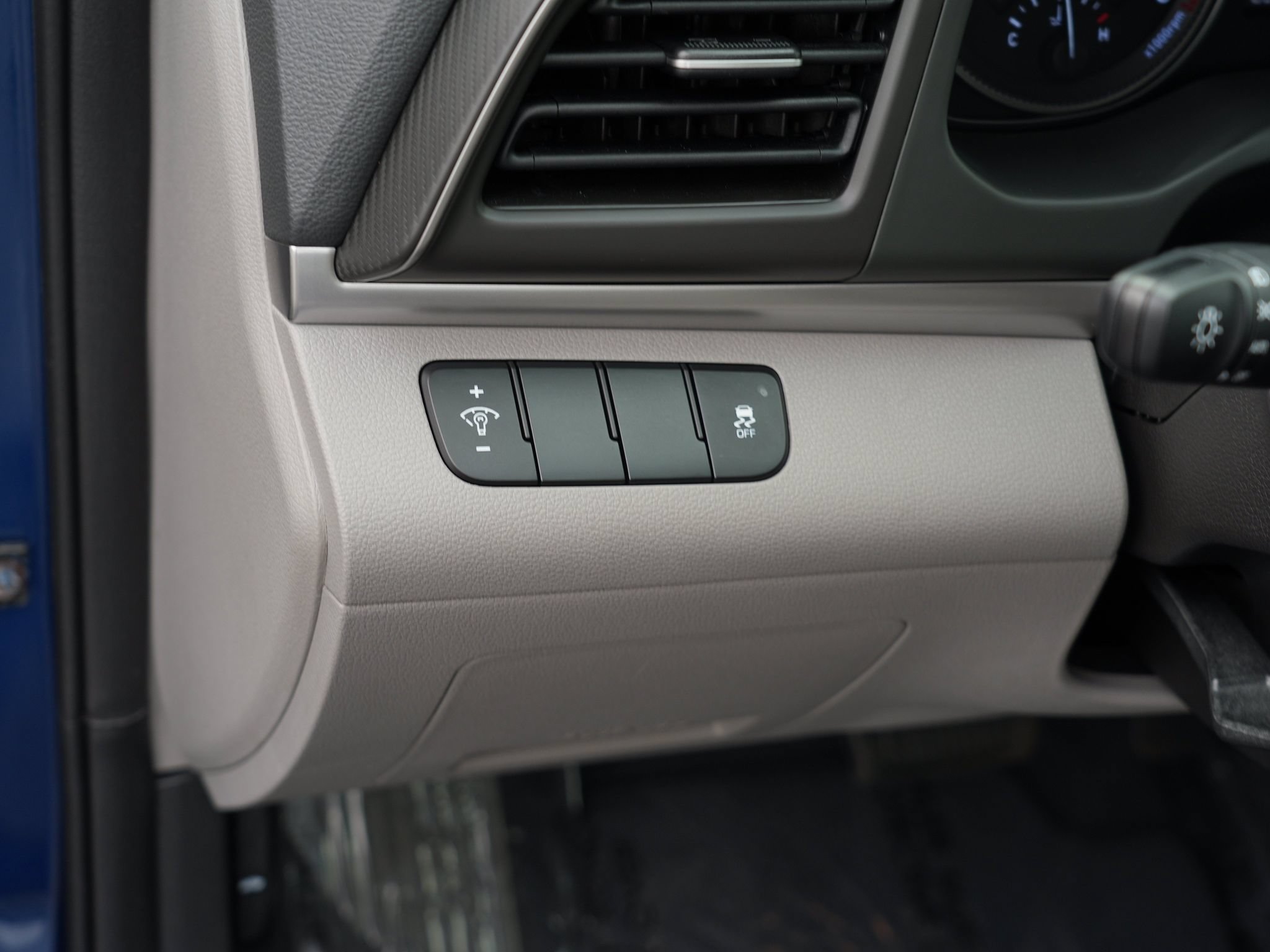 Used 2019 Hyundai Elantra SE FWD image 18