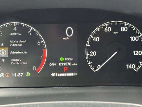 Certified 2025 Honda Pilot Touring image 17