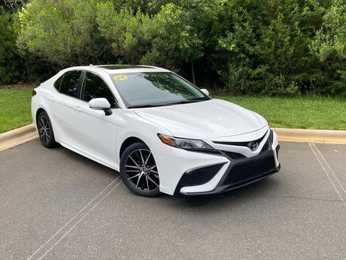 Used 2024 Toyota Camry SE w/ Convenience Package FWD image 1