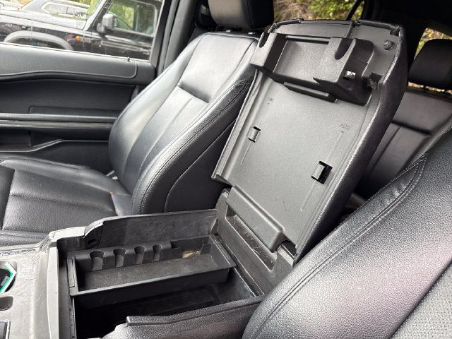 Used 2019 Ford Expedition XLT w/ Equipment Group 201A AWD/4WD image 22