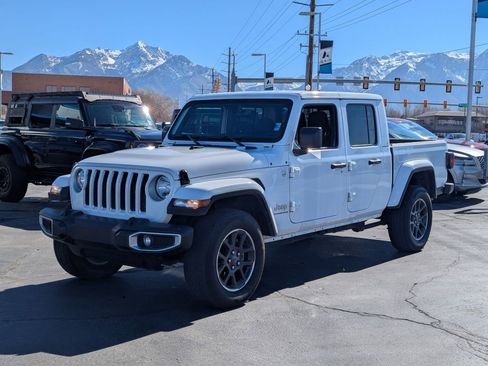 Used 2023 Jeep Gladiator Overland image 9
