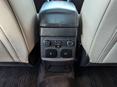 Used 2018 Ford Explorer Platinum AWD/4WD image 37