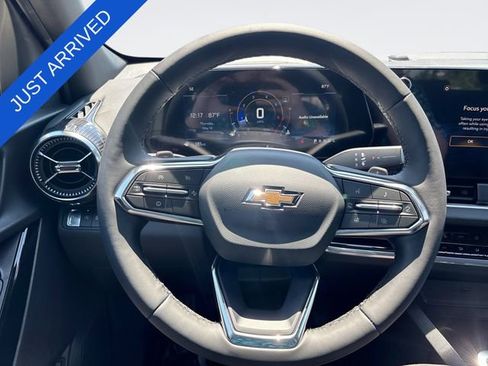 New 2026 Chevrolet Equinox LT w/ Convenience Package II FWD image 14