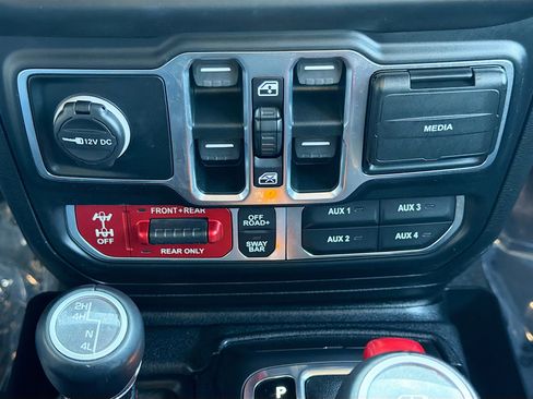 Used 2020 Jeep Gladiator Rubicon w/ LED Lighting Group AWD/4WD image 24