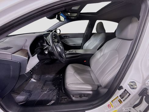 Used 2019 Toyota Avalon Limited image 22