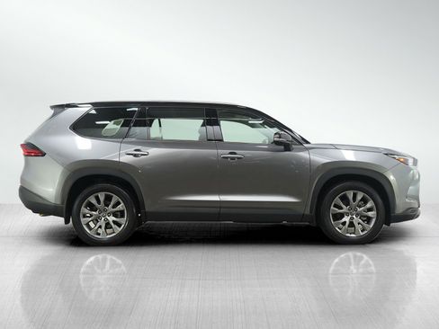 Used 2025 Toyota Grand Highlander AWD image 6