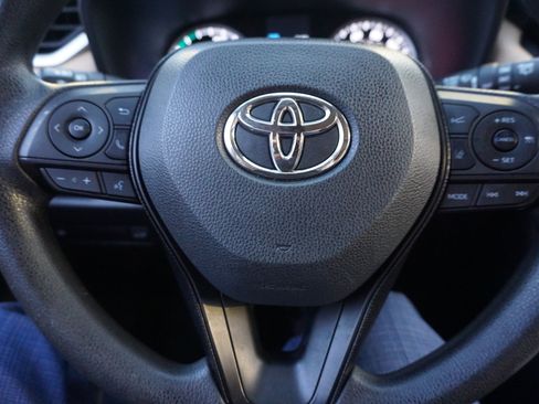 Used 2021 Toyota RAV4 XLE w/ Convenience Package image 8