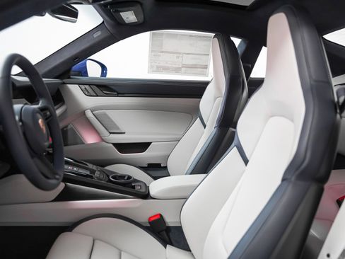 Used 2026 Porsche 911 Carrera 4 GTS image 5