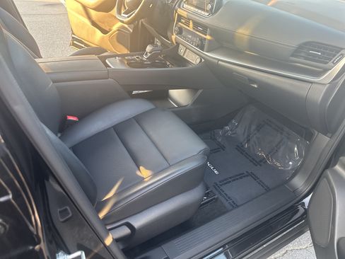Certified 2023 Nissan Rogue SV w/ SV Premium B Package FWD image 23