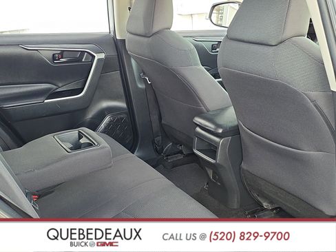 Used 2021 Toyota RAV4 LE w/ Carpet Mat Package (TMS) AWD/4WD image 25