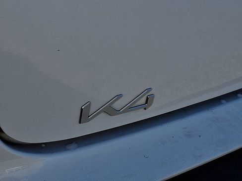 Certified 2025 Kia K4 EX image 32