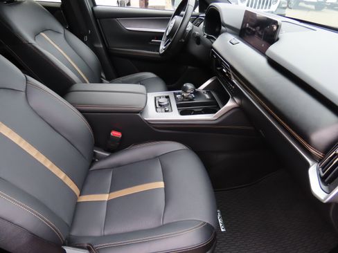 Used 2025 MAZDA CX-70 3.3 Turbo S w/ Premium Package image 12