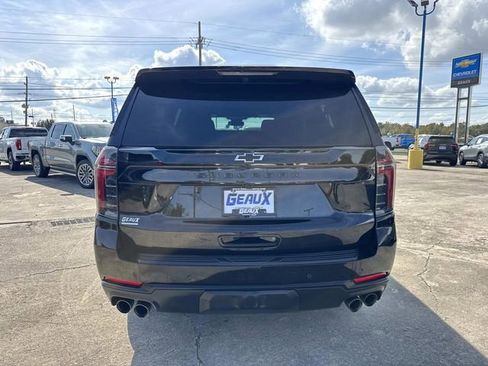 Used 2025 Chevrolet Suburban Z71 AWD/4WD image 13