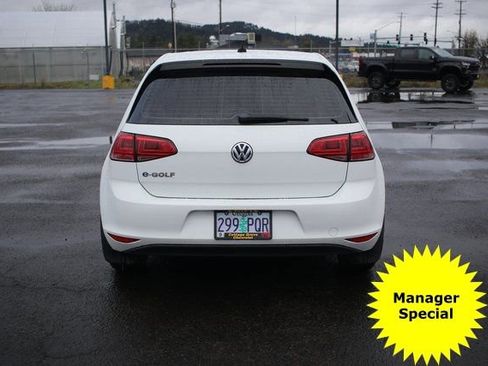 Used 2016 Volkswagen e-Golf SE image 5