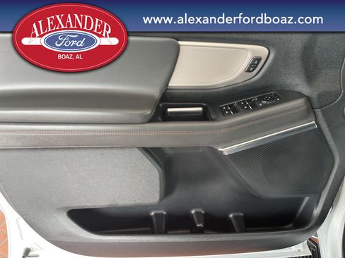 Used 2025 Ford Expedition Active AWD/4WD image 12
