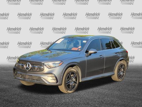 Used 2023 Mercedes-Benz GLC 300 image 5