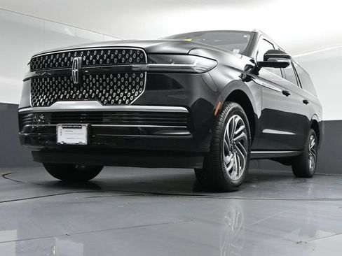 Certified 2025 Lincoln Navigator L Reserve AWD/4WD image 42