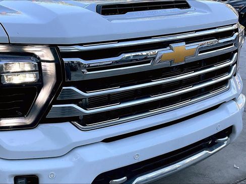 Used 2025 Chevrolet Silverado 3500 High Country w/ Technology Package image 29