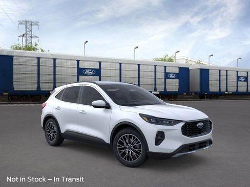 New 2026 Ford Escape SE w/ PHEV Premium Package FWD image 9