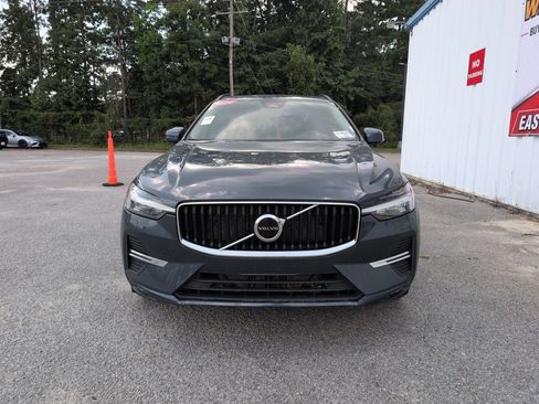 Used 2023 Volvo XC60 B5 Core AWD/4WD image 3