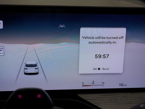 Certified 2025 Genesis GV80 2.5T Advanced AWD/4WD image 18