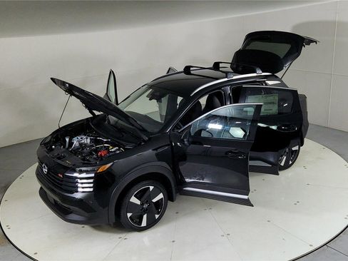 New 2026 Nissan Kicks SR w/ Cold Weather Package image 45