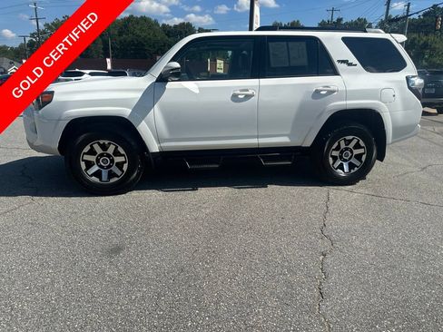 Used 2023 Toyota 4Runner TRD Off-Road Premium w/ Moonroof Package AWD/4WD image 4