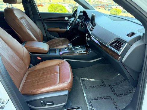 Used 2019 Audi Q5 2.0T Premium AWD/4WD image 16