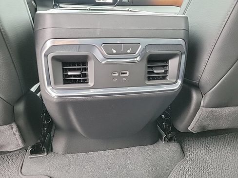 Used 2026 GMC Sierra 1500 Denali w/ Technology Package AWD/4WD image 9