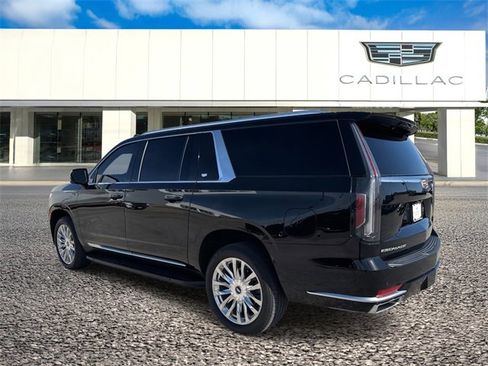 Certified 2023 Cadillac Escalade ESV Premium Luxury image 2