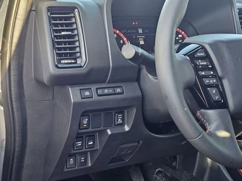 Used 2023 Nissan Frontier PRO-4X w/ Pro Convenience Package image 18