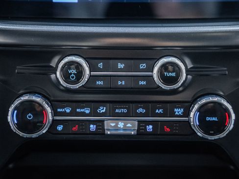 Certified 2024 Ford F150 Lariat w/ Equipment Group 502A High image 31