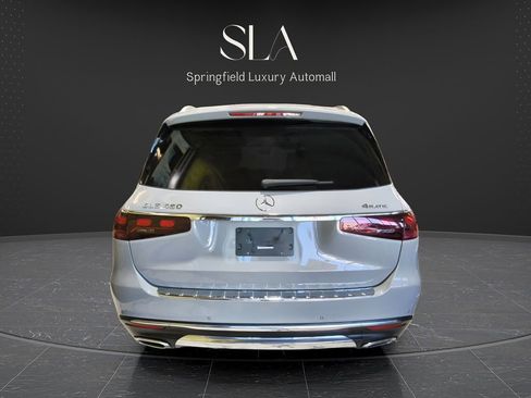 Used 2024 Mercedes-Benz GLS 450 4MATIC image 5