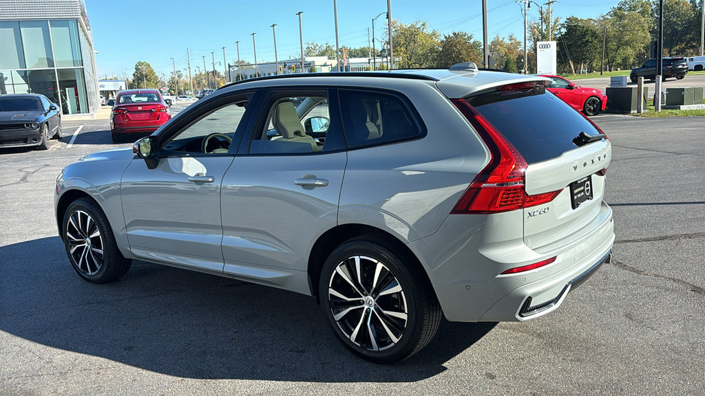 Certified 2025 Volvo XC60 B5 Plus w/ Climate Package AWD/4WD image 5