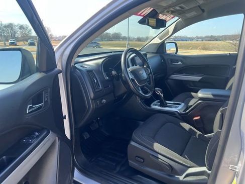 Used 2022 Chevrolet Colorado LT w/ Fleet Safety Package image 12