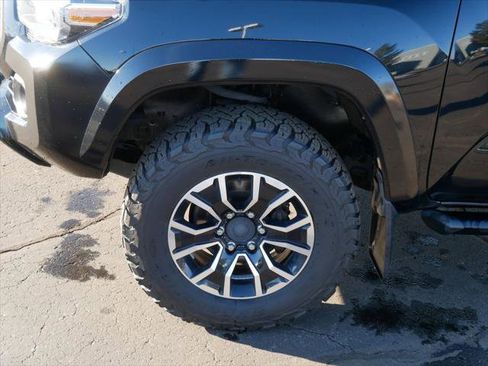 Certified 2022 Toyota Tacoma TRD Sport w/ Technology Package image 8