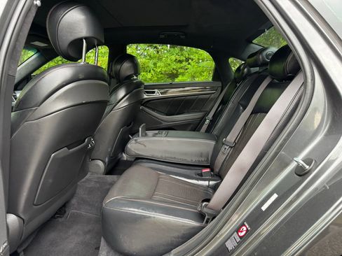 Used 2018 Genesis G80 3.3T Sport RWD image 12