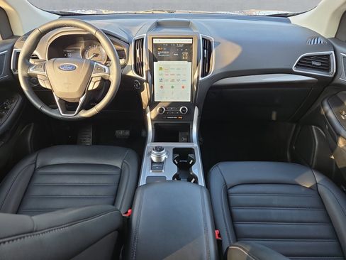 Used 2024 Ford Edge SEL w/ Convenience Package image 9