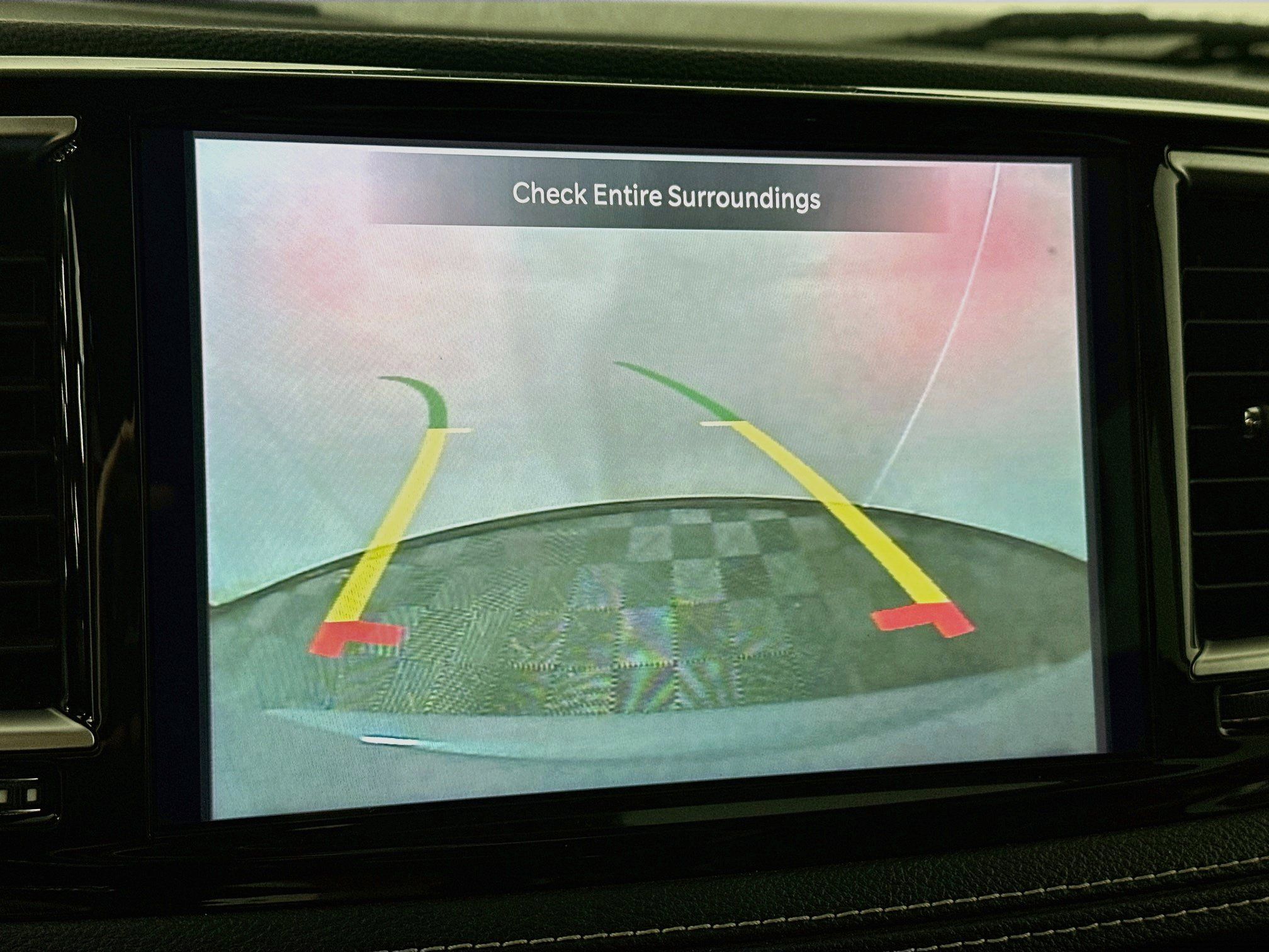 Used 2023 Chrysler Pacifica Limited FWD image 14