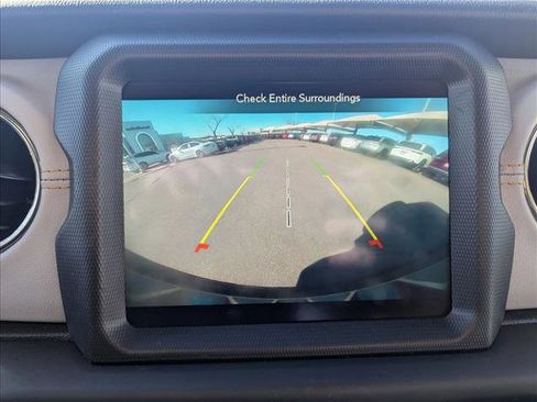 Used 2023 Jeep Wrangler Unlimited Sahara image 14