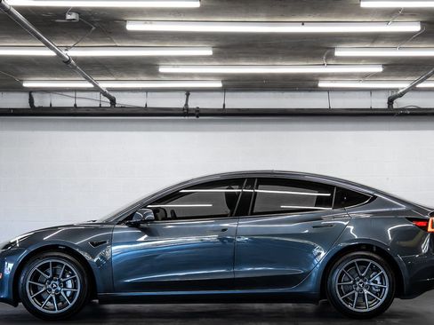 Used 2022 Tesla Model 3 Long Range AWD/4WD image 2