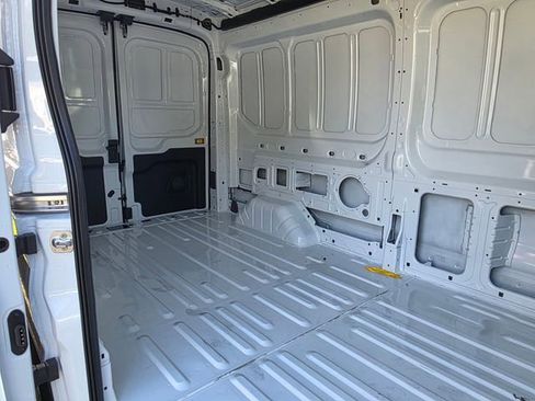 New 2026 Ford Transit 250 148 Medium Roof RWD image 24