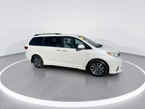 Used 2020 Toyota Sienna XLE w/ XLE Navigation Package AWD/4WD image 24