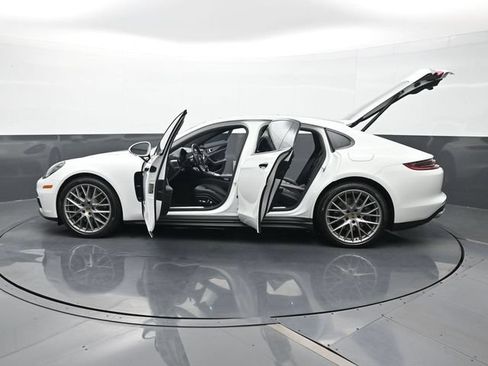 Certified 2020 Porsche Panamera 4 AWD/4WD image 28