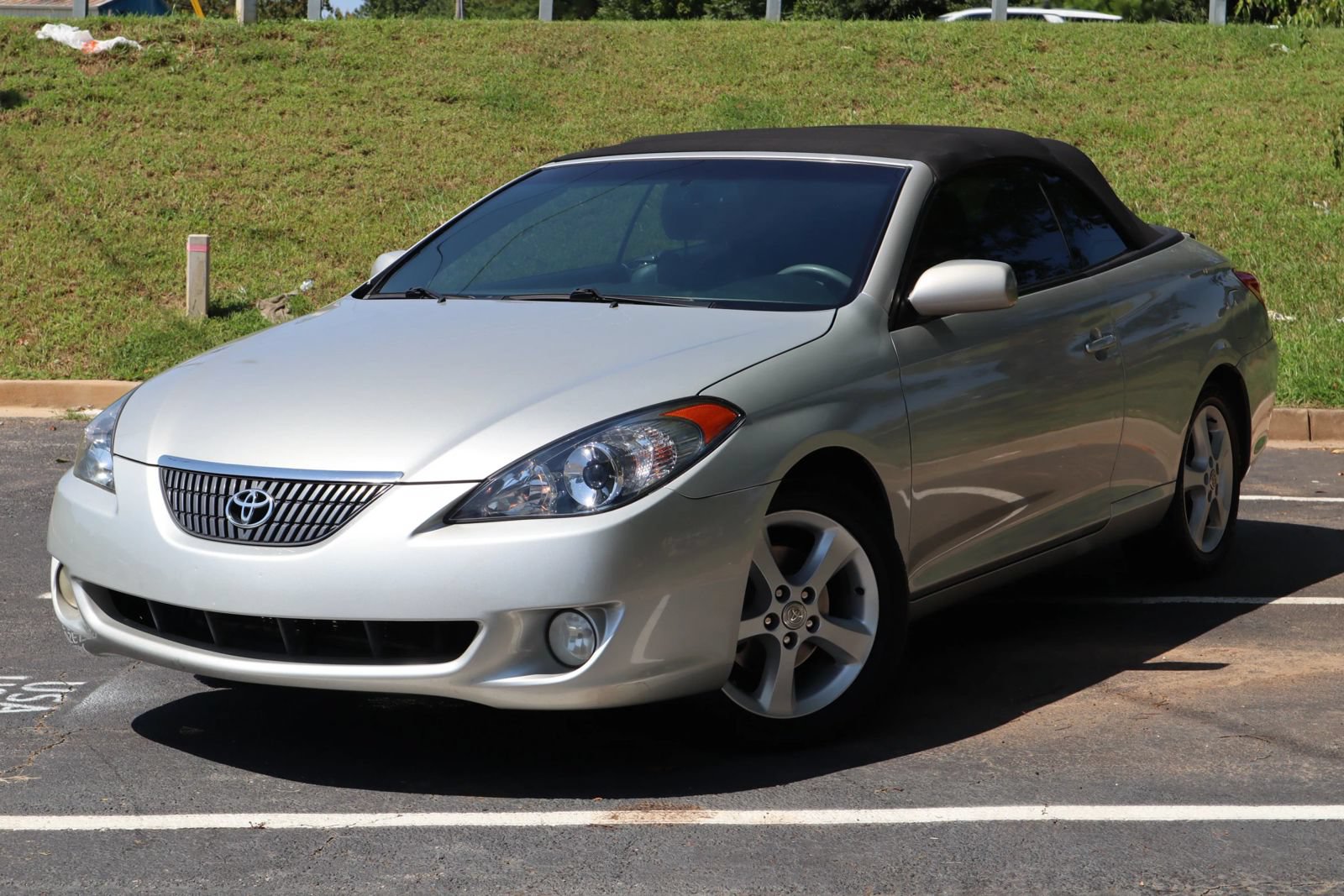 Used 2006 Toyota Solara SLE FWD image 2