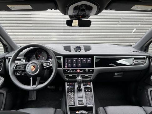 Certified 2026 Porsche Macan AWD/4WD image 13