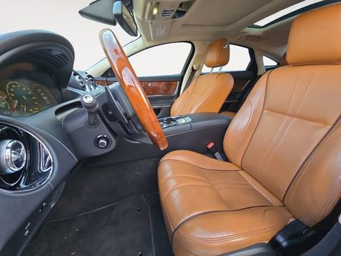 Used 2017 Jaguar XJ R-Sport image 9